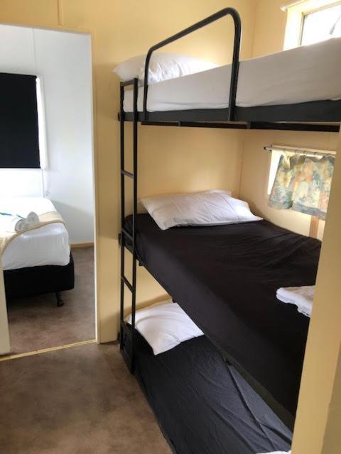 Batemans Bay Holiday Park & Hostel Exterior photo