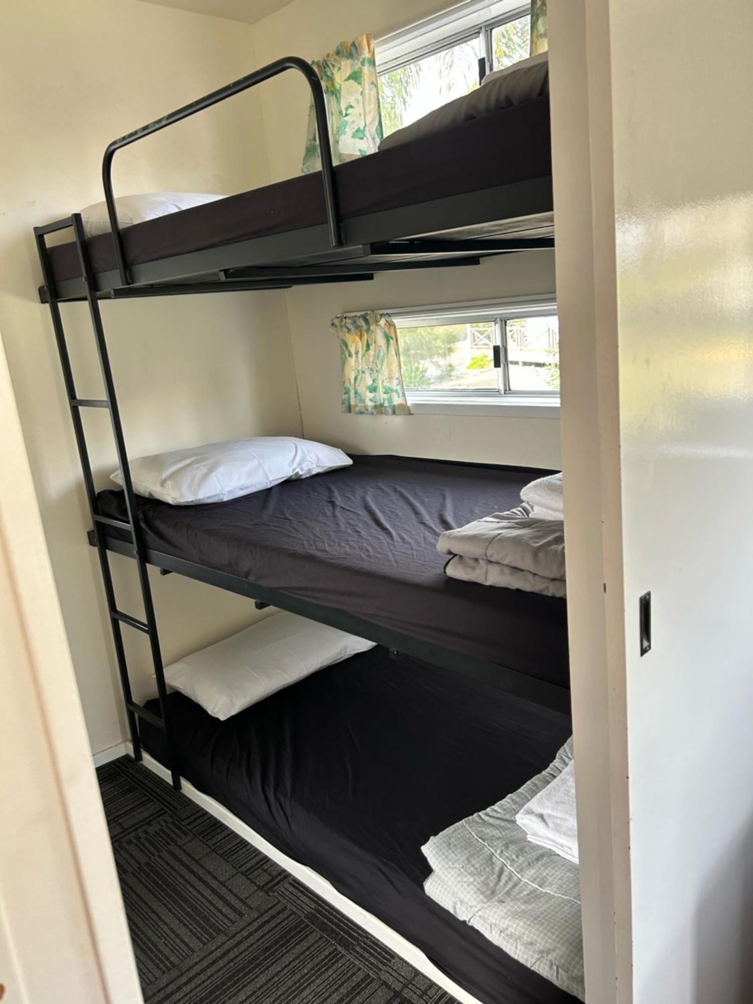 Batemans Bay Holiday Park & Hostel Exterior photo
