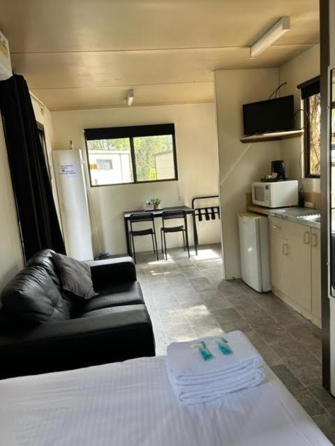 Batemans Bay Holiday Park & Hostel Exterior photo